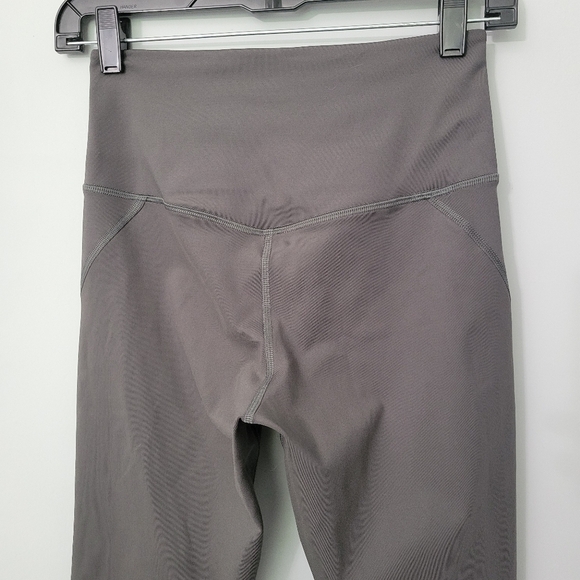 Girlfriend Collective Gray Compressive Cropped Leggings - Picture 5 of 7